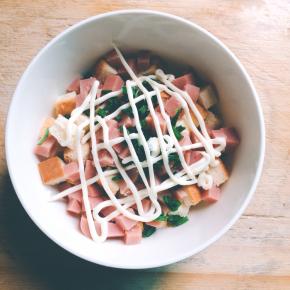 挤上沙拉酱，多挤一点没事