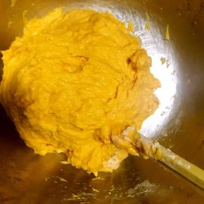 面一定要软，出来的柿饼才会有软糯的口感，醒30分钟