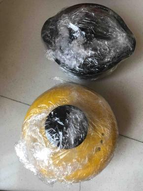 砂锅或者不锈钢碗盖上盖子，用保鲜膜封3层，以防有水进去，记住，柠檬膏全程都是无水的