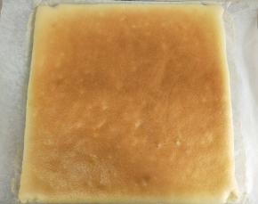 出炉震模，放在晾架上晾凉。