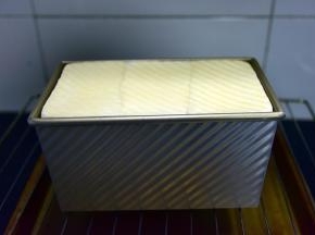 烤箱预热175度，烤35-40分钟，取出后马上脱模，晾凉