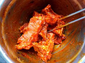 拌匀后放置半小时。