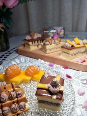 可以搭配巧克力奶油或水果，口味更好。