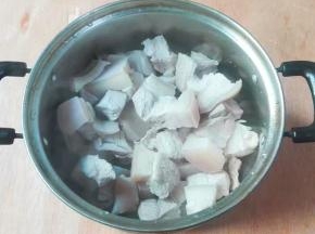 捞出来温水冲洗干净