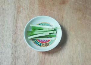 香葱分开切葱白一份