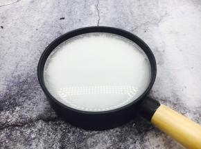 将辅助食材全部放在一个容器里搅拌均匀。