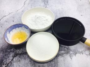 准备好的辅助食材。