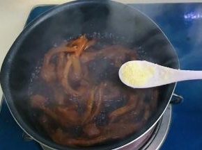加入少许鸡精即可出锅