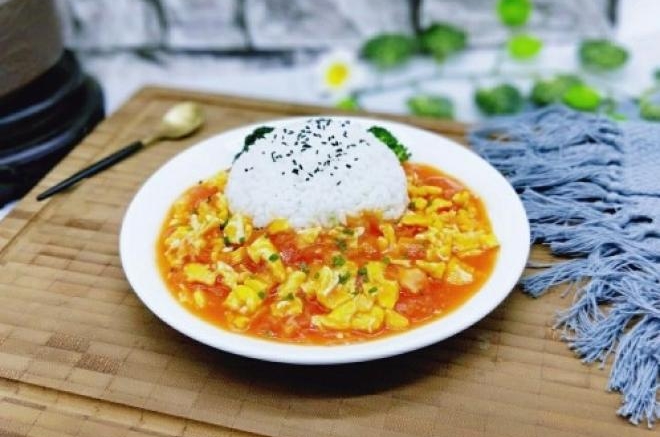 西红柿炒蛋盖浇饭