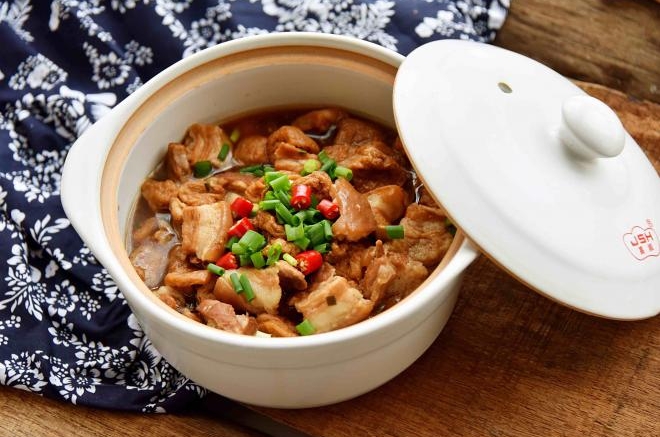 油豆腐煲肉