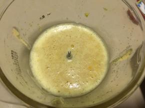 用打蛋器搅拌至发泡