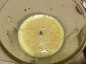 用打蛋器搅拌至发泡