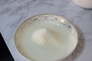 面粉和泡打粉过筛