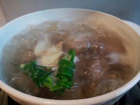 大火烧开，小火炖一小时