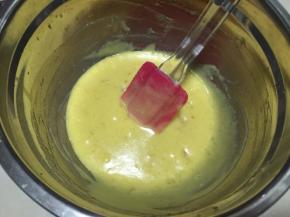 搅拌均匀，使黄油完全吸收即可，然后将面糊放入冰箱冷藏半小时以上，然后取出室温放置20分钟回温