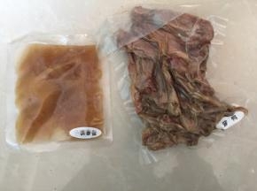 准备好干锅香酱和酱鸭