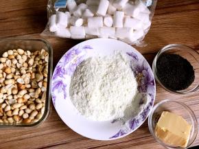 将食材称重，备用