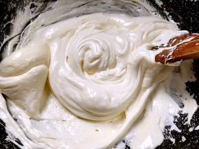 溶化后再搅拌成粘稠状