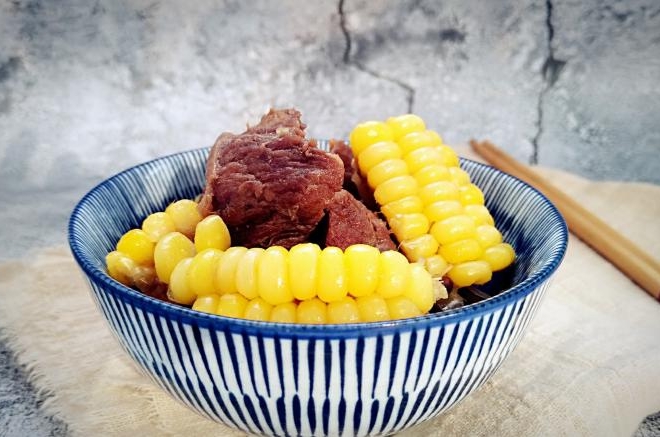 黄金玉米烧牛肉
