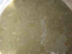 用硅胶刀搅拌均匀