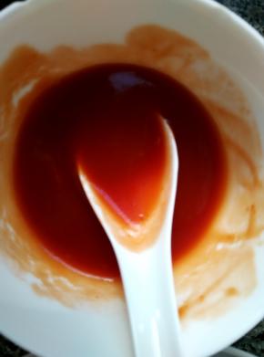 番茄酱用少许水调一下