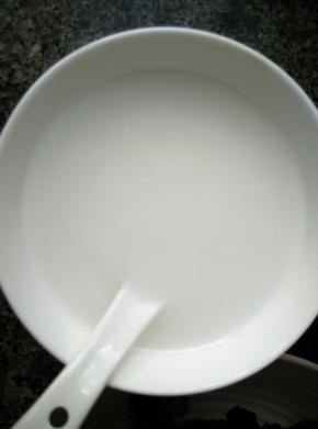 淀粉也加入适量的水调好备用