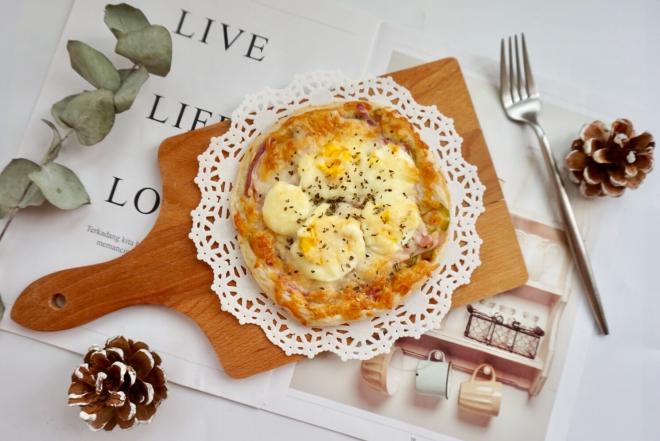 快手鸡蛋火腿飞饼披萨