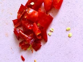 红辣椒切段