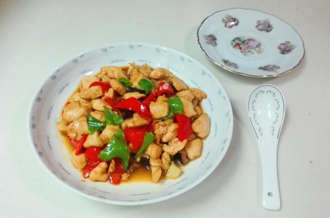 青红椒香菇鸡脯肉