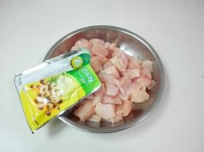 放少许白胡椒粉