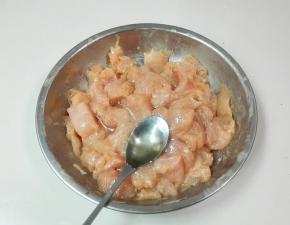 淋一勺食用油腌制十五分钟