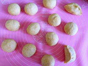 全部包好二次发酵后，上蒸锅水开后蒸13-15分钟即可