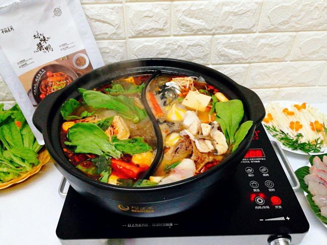对味酱鸭鱼片鸳鸯火锅