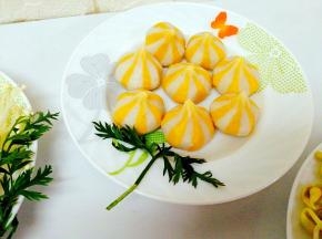 海胆丸又称海胆仙桃——是一种单冻、以飞鱼籽为内馅的鱼浆炼制品，口感特别好，味儿鲜美，含有蛋白质非常高，外形可爱，讨孩子们喜欢