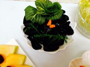 泡发好的黑木耳，黑木耳涮火锅好吃，越煮越好吃，不担心它会特别烂，口感一样好