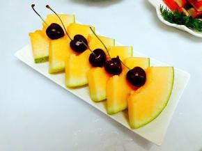 吃完火锅，可以吃上香甜的哈蜜瓜 ，一个字，爽