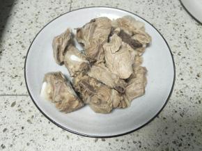 水开后捞起冲洗干净浮沫