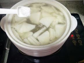 加盐、味精调味