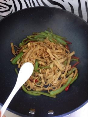 加入适量的盐调味。