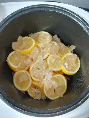 继续一层柠檬，一层黄冰糖。