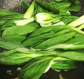 倒入沥干水分的塔菜翻炒