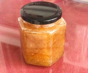 同一瓶蜂蜜柚子茶，这瓶放阳台拍出来的颜色不同，哈哈哈，也很美！