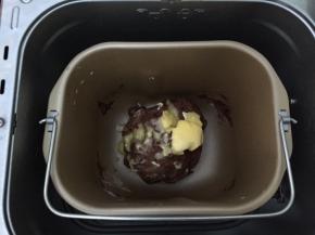 加入软化的黄油，和面30分钟