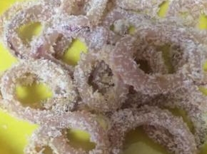 全部裹上面包糠备用
