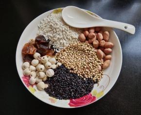 准备荞麦，荞麦可以改善睡眠。