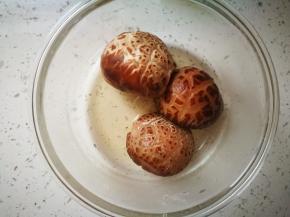 泡好的花菇，我只用了一个