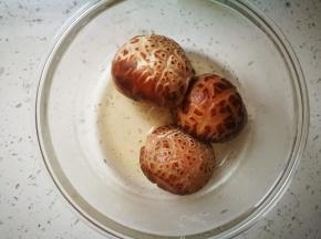 泡好的花菇，我只用了一个