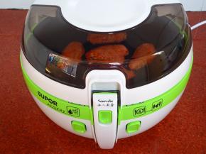 盖上盖子，按25分钟；PS：鸡翅大小设置时长