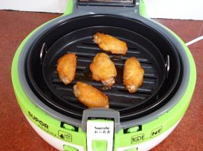 表面微黄，翻转一次；