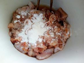 鸡肉里放淀粉